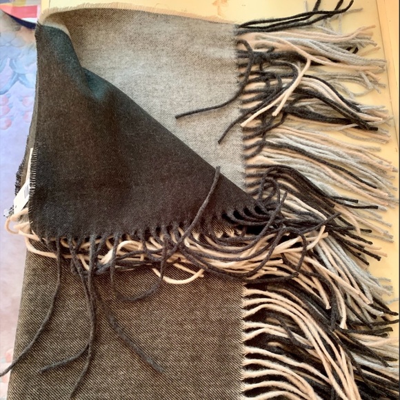 Neutral Scarf - Picture 1 of 3